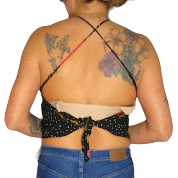 Volcom Wrap Halter Top Medium Black Floral - Picture 2 of 4